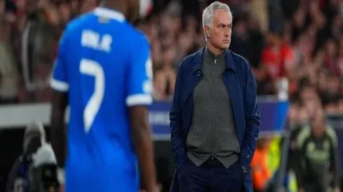 恩比德27分12板不敌巴恩斯33分10板，马克西关键三分仅1中