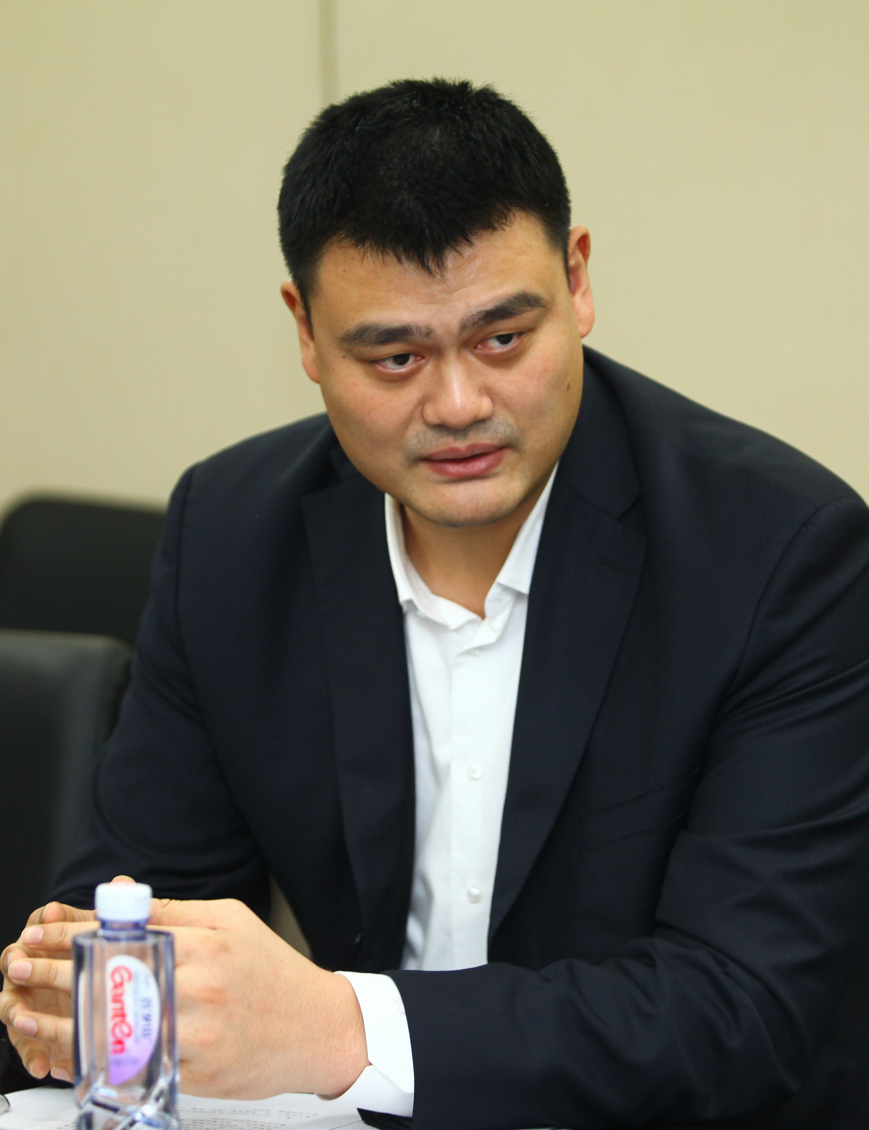 与观众之间